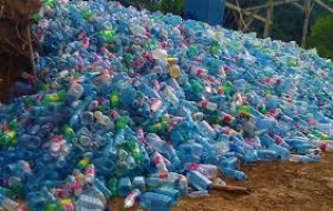 Việt Nam đối phó với nhựa phế thải, hạn mặn và thời tiết phức tạp