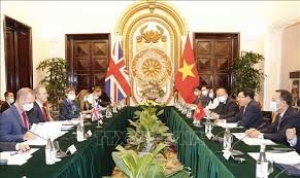 Lý do nào khiến Anh Quốc và Việt Nam sáp lại gần nhau ?